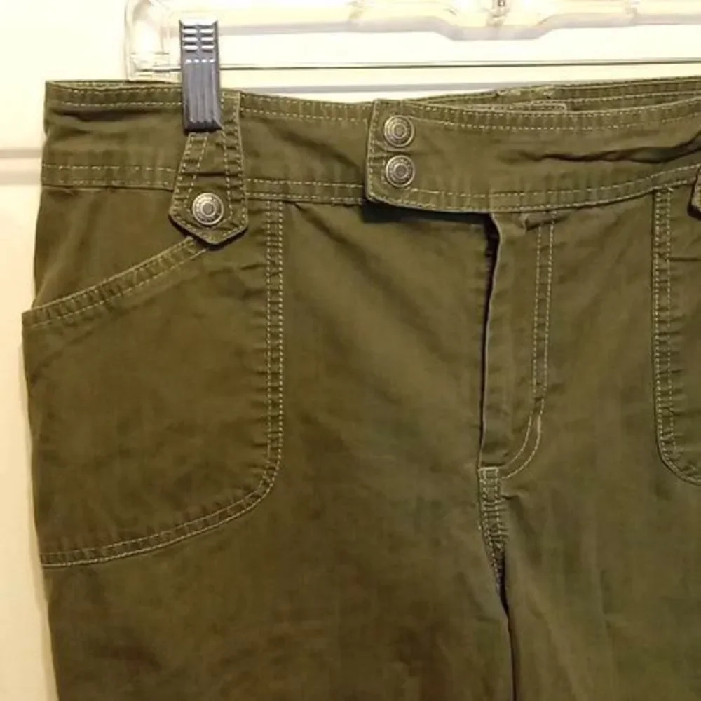 Gloria Vanderbilt Green Capri's‎  Women's Size 14